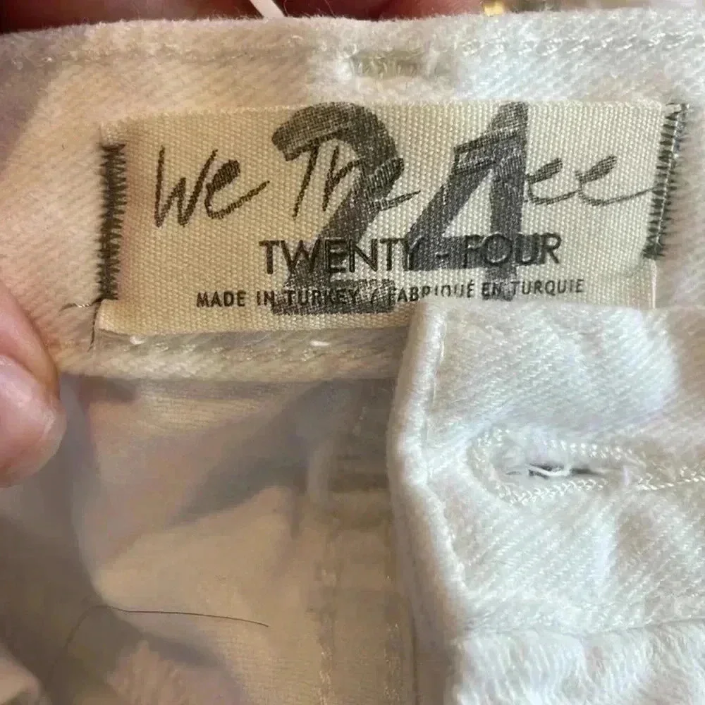 NWT Free People Maggie Optic White Distressed Denim Cut-Off Shorts